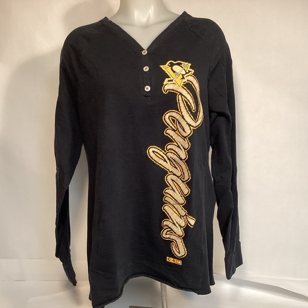Pittsburgh Penguins Women’s Henley long sleeve shirt size XXL CCM NHL